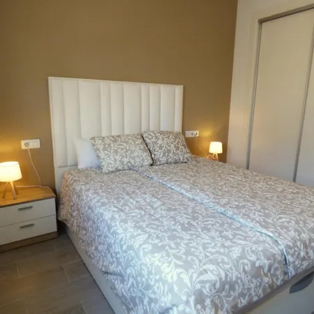 Caradridos Centro 1 Minute From The
